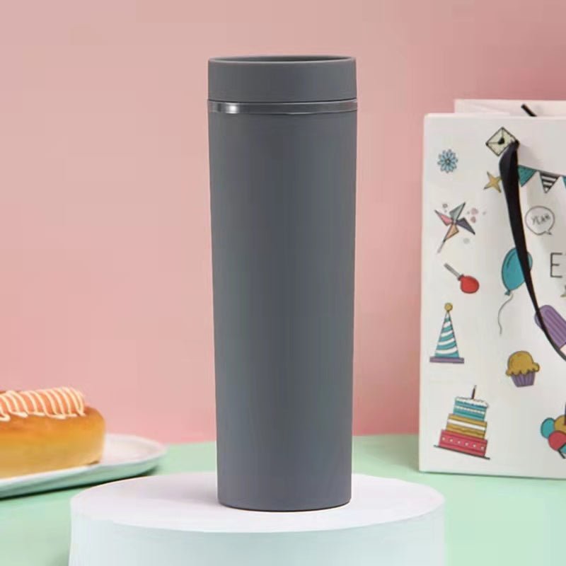 Volhoply 20oz Plastic Skinny Tumblers Bulk 4 Pack, Dubbelwandige Tumbler met Deksel en Stro, BPA-vrije Matte Acryl Waterbekers voor Feesten (zwart, set van 4