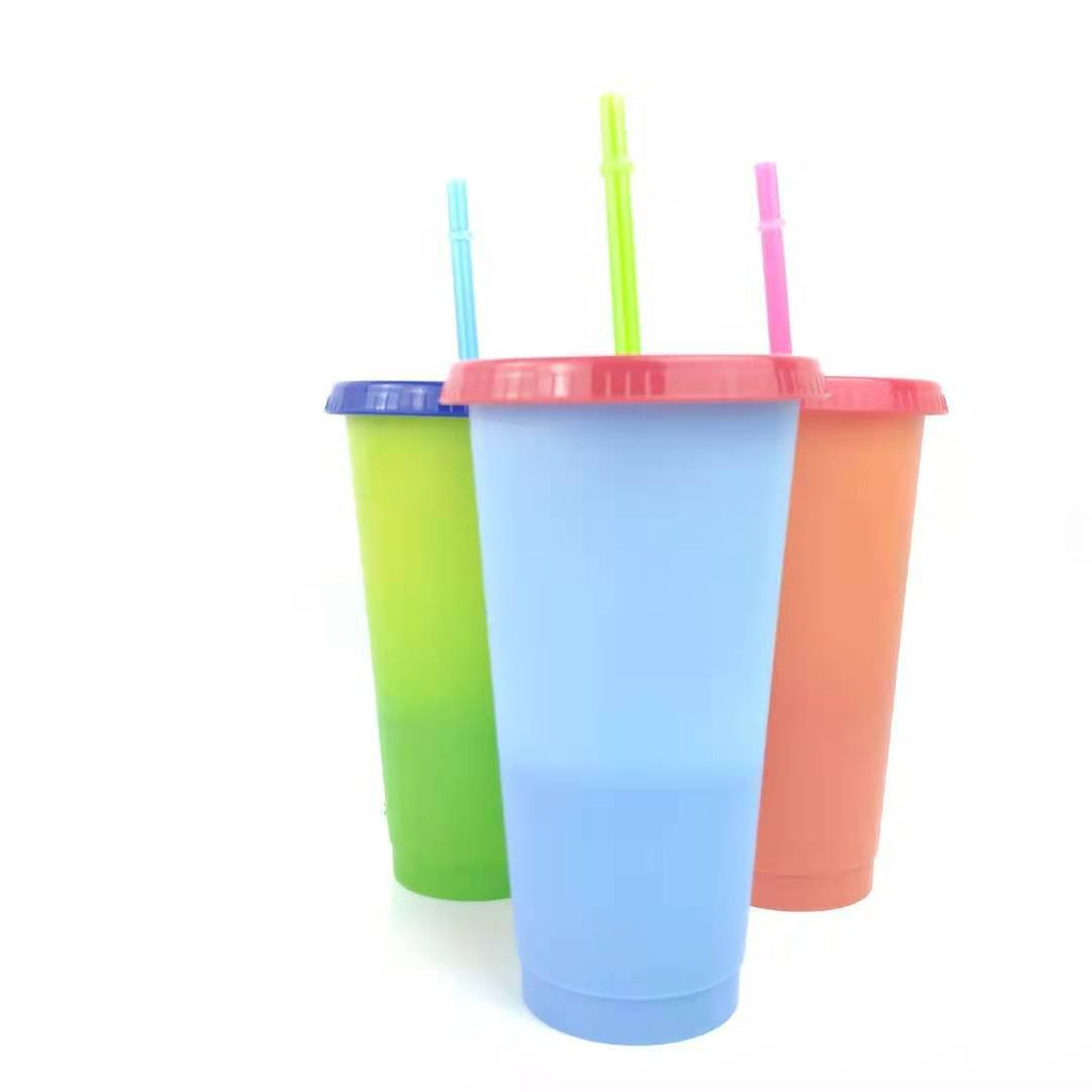 https://www.tumblerbulk.com/cdn/shop/products/5packset-480ml710ml-plastic-coffee-tumbler-color-changing-plastic-cup-lids-and-straws-wholesale-plastic-tumbler-661702_1024x1024.jpg?v=1653966262